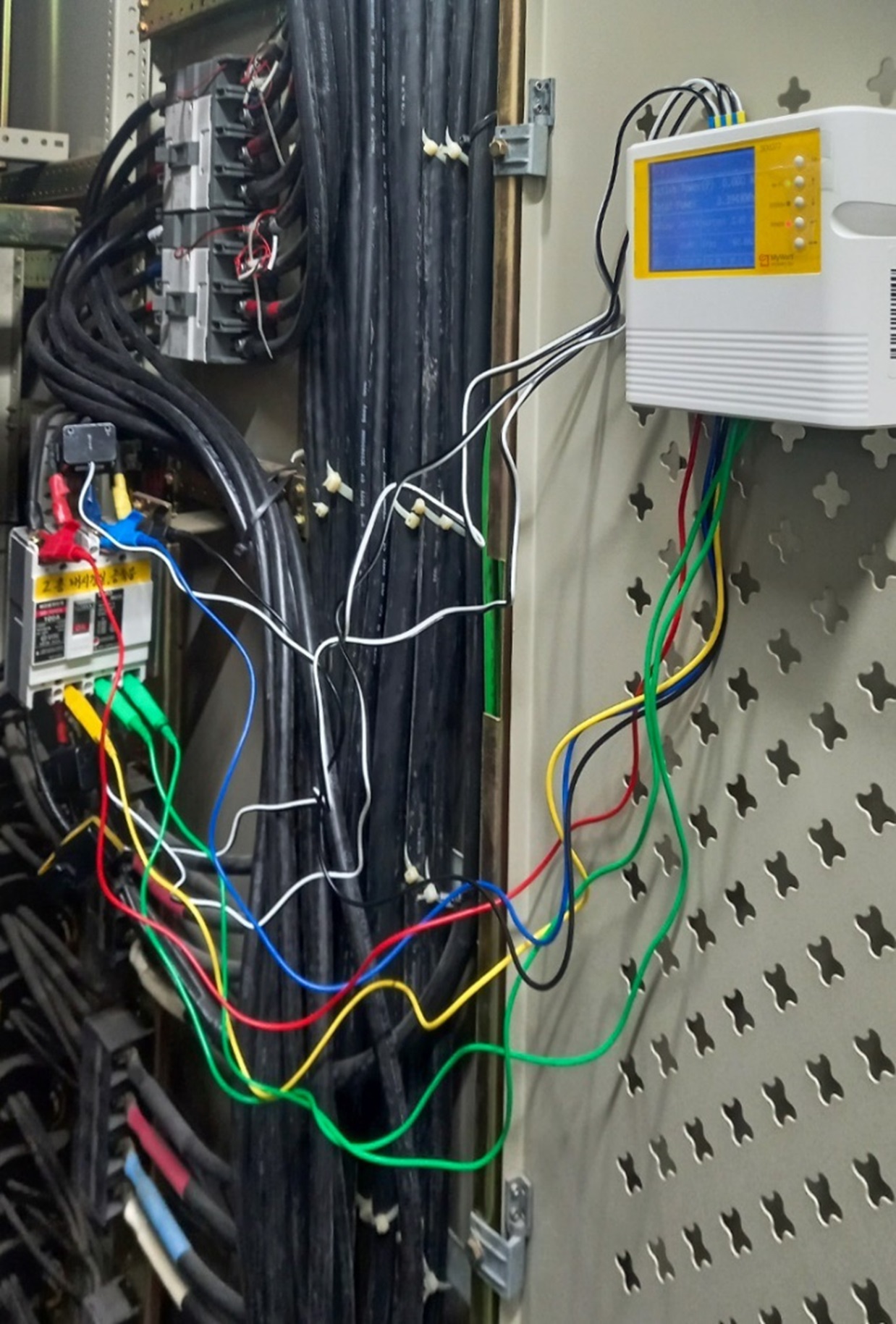 SEM377-cables